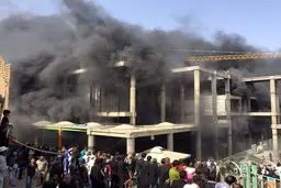 آتش سوزی در حرم حضرت علی(ع) هیچ تلفانی نداشته است+ تصاویر