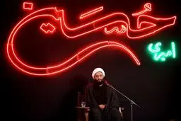 صوت:: کاشانی: اگر اهمیت مجالس سیدالشهدا(ع)درک نشود؛ مد آرایش موی محرمی پیدا می‌شود