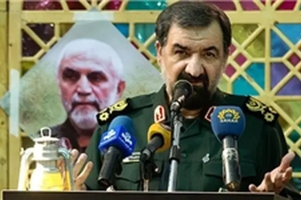محسن رضایی: برای دفاع و تجهیز خودمان  از هیچکس اجازه نمی‌گیریم