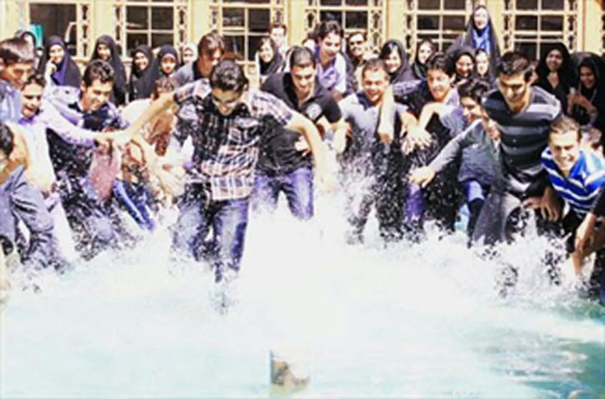 تحقیر دانشجویان ورودی جدید در دانشگاه یزد +فیلم