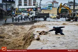 گزارش تصویری:: بارش شدید باران، آب‌گرفتگی، طغیان رودخانه‌ها و سیل در استان‌های شمالی کشور