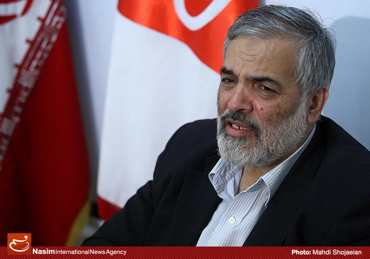 قدیری‌ابیانه: چرا باید دولتی در آستانه انتخابات آب خوردن کشور را به مذاکرات ربط دهد؟