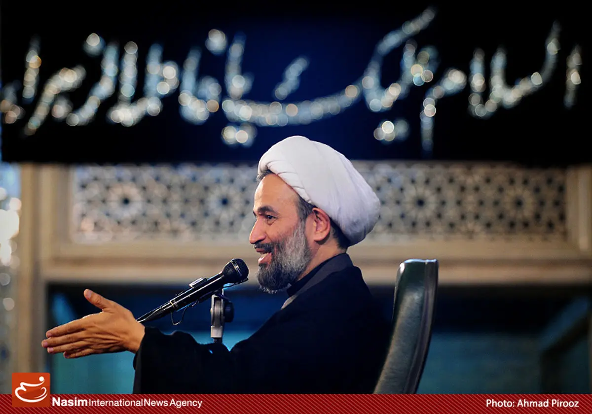 پناهیان: افراط در سرگرمی‌های مانند فیلم، موسیقی و موبایل قدرت تفکر را سلب می‌کند