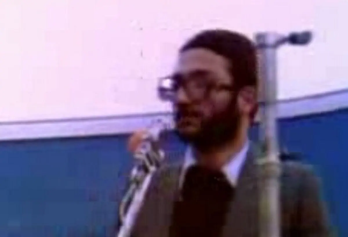 فیلم:: عزاداری مقابل لانه جاسوسی در عاشورای ۵۸