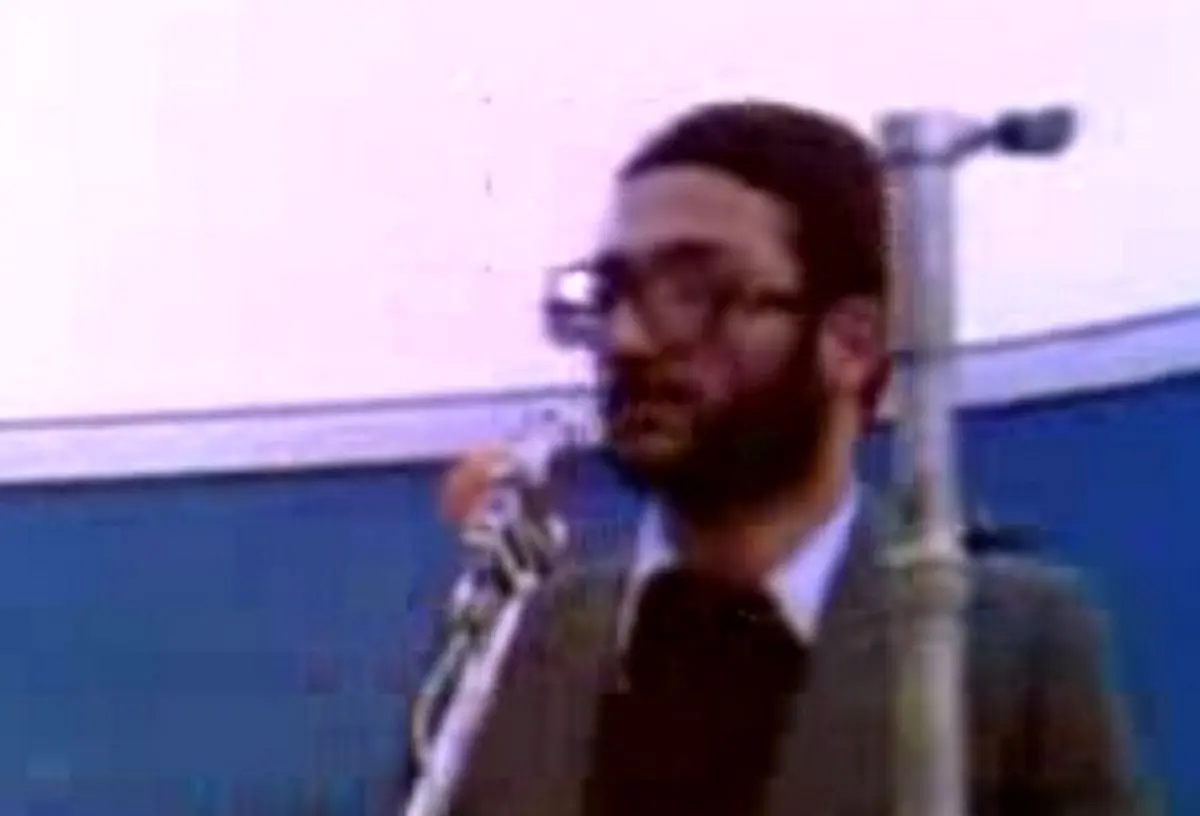 فیلم:: عزاداری مقابل لانه جاسوسی در عاشورای ۵۸