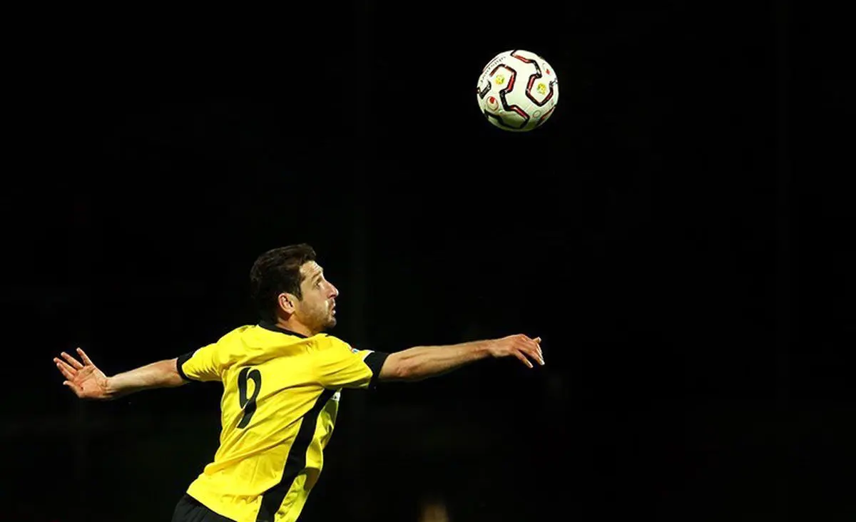 سپاهان در نیمه نخست میزبانش را شکست داد