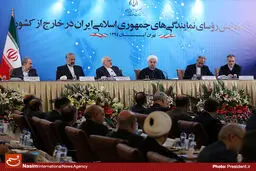 روحانی:  مطابق با چارچوب‌های موجود و بویژه ملاحظات رهبر انقلاب، اجرای برجام را  پیش می‌بریم