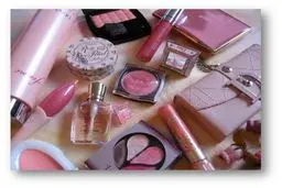 کشف محل فروش ادکلن قاچاق در تهران