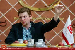 خبرنگار آمریکایی: دوست دارم با مردم ایران 