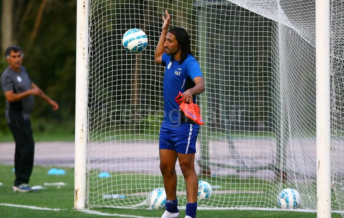 کرار: به هیچ وجه شکایت من از استقلال به فیفا صحت ندارد