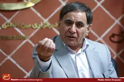 آقامحمدی: برجام که برخی آن را مدل بهبود روابط با آمریکا می‌دانند خود ده‌ها روزنه فریب دارد