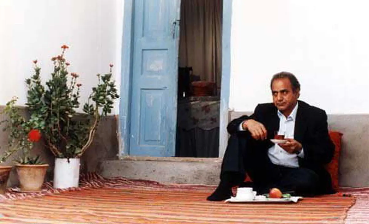 کافه ترانزیت در "سینما ۴

"