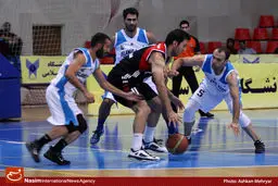 گزارش تصویری:: دیدار تیم‌های بسکتبال دانشگاه آزاد و شیمیدر