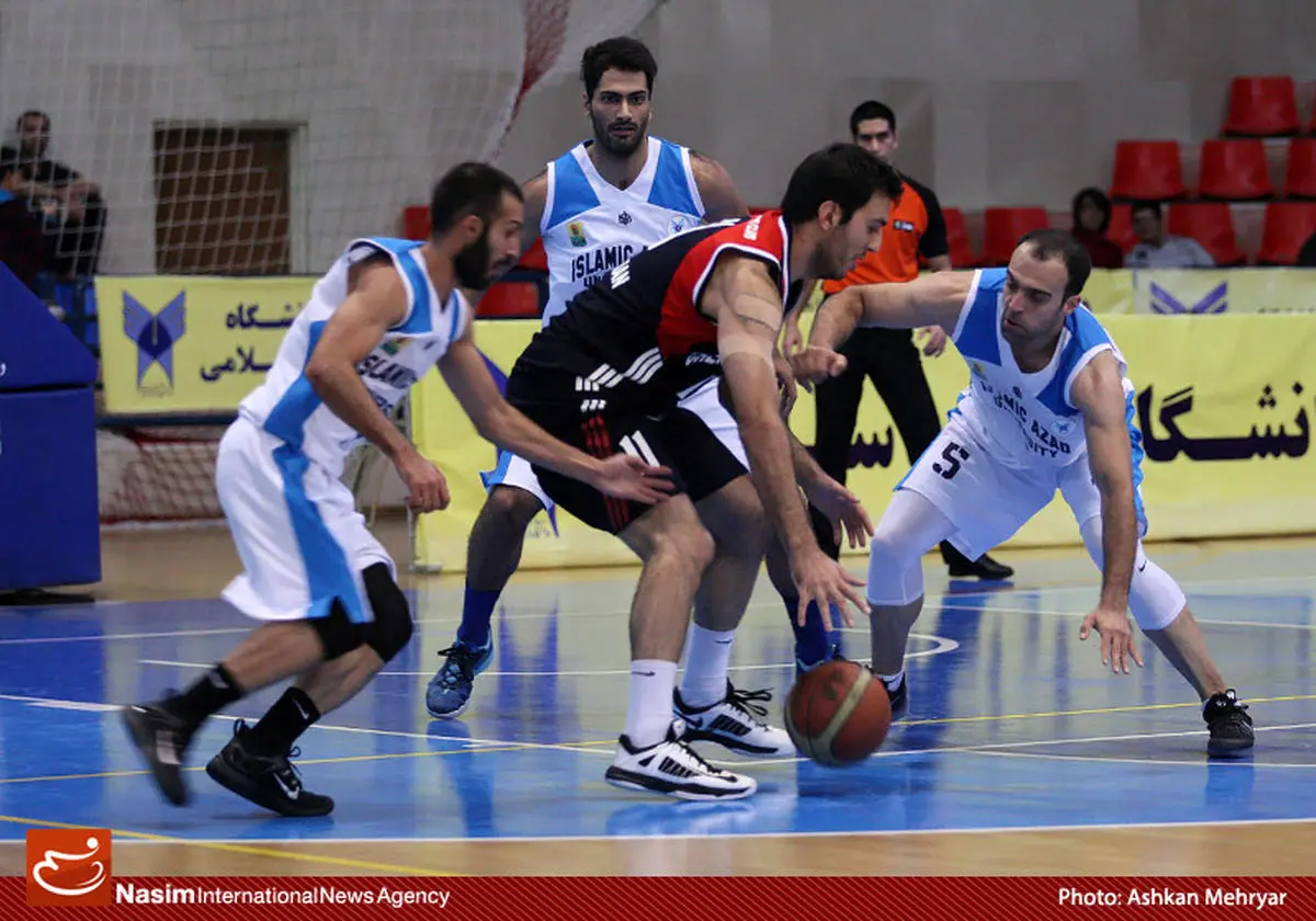 گزارش تصویری:: دیدار تیم‌های بسکتبال دانشگاه آزاد و شیمیدر