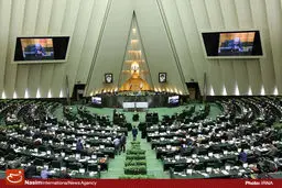 کلیات لایحه بیمه اجباری دارندگان وسایل نقلیه موتوری در مقابل شخص ثالث تصویب شد