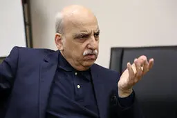 مشاور آخوندی: چند بانک کشور بالای ۲۰ درصد منابع را نزد خود نگه می‌دارند و تسهیلات نمی‌دهند
