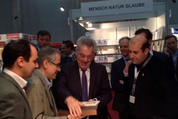 رئیس‌جمهور اتریش از غرفه ایران در نمایشگاه کتاب وین بازدید کرد