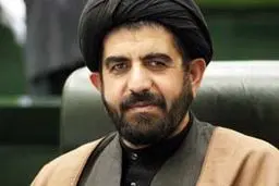 انتقادات شدید یک عضو از رئیس کمیته تحقیق و تفحص بیمه: ما را به جلسات راه نمی‌دهند