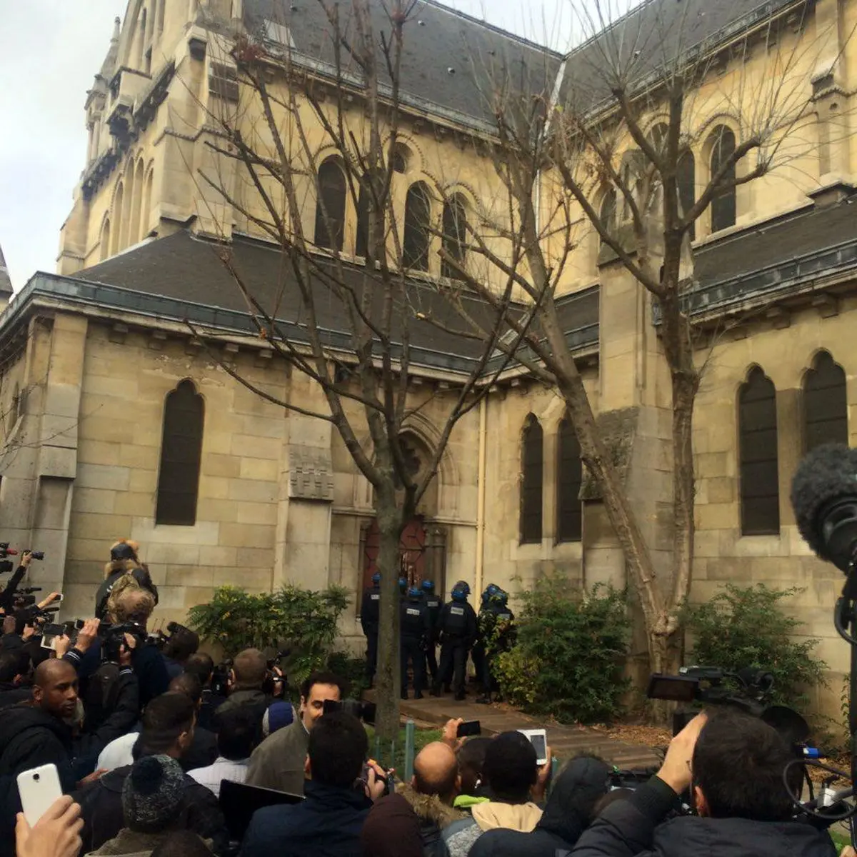 پایان عملیات خونین پلیس فرانسه  پس از ۷ ساعت بدون دستگیری مغز متفکر حملات پاریس