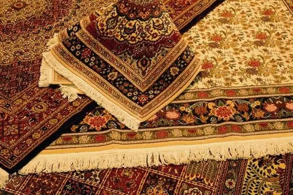 رونمایی از فرش دستباف ایرانی سفیر صلح در برنامه "سرزمین ما"