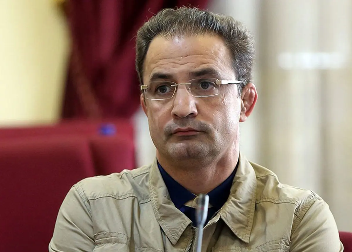 امیررضا خادم از دستگیری سرکرده باند زمین‌خواری ورزشگاه بزرگ اصفهان خبر داد