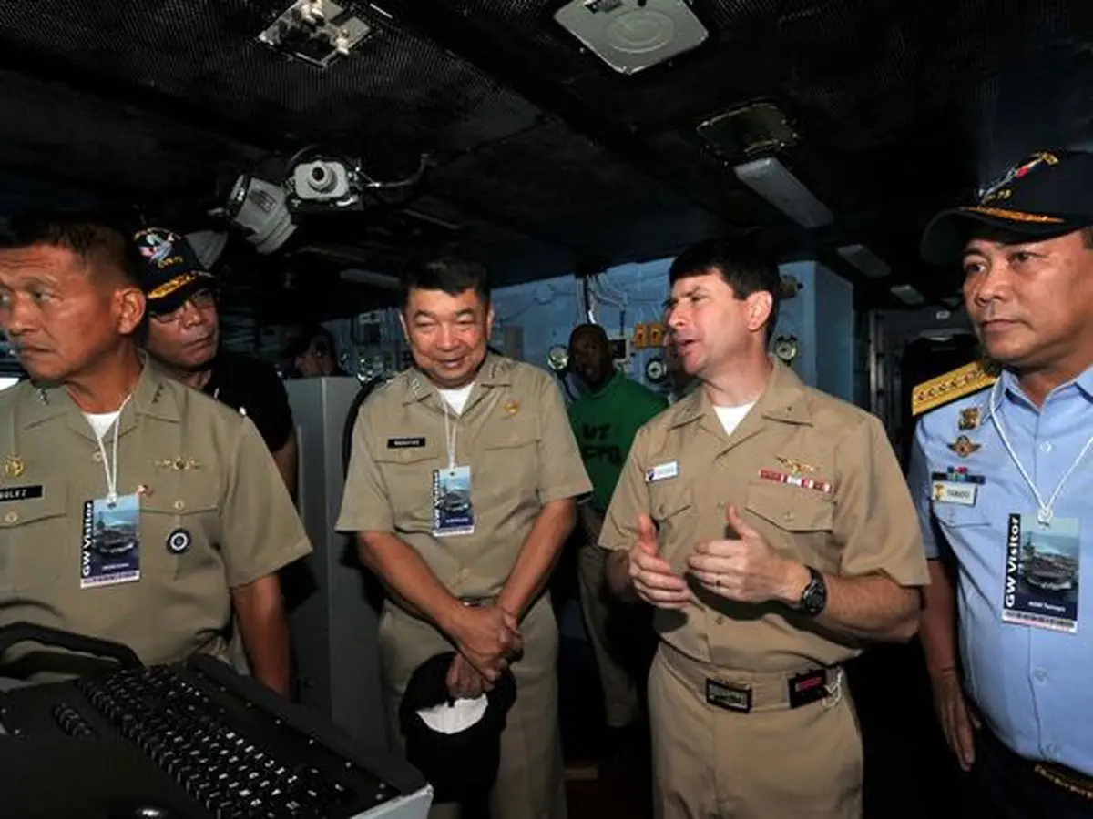 فرمانده نیروی دریایی آمریکا: رفتار خصمانه ایران تغییر نکرده است