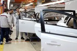 مراجعه مردم به نمایندگی خودروسازان؛ متقاضیان دودل هستند!