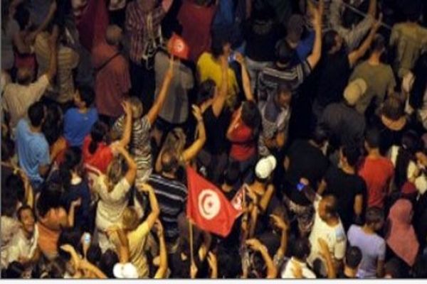 بزرگترین اتحادیه تونس تهدید به اعتصاب کرد