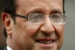 اولاند: فرانسه در جنگ با تروریسم است