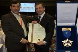 دیپلم افتخار و نشان ویژه اروپا به علی مرادی اهدا شد