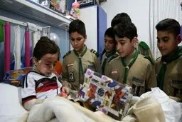 ملاقات رونالدو با کودک لبنانی که والدینش را در حمله داعش از دست داد