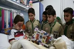 ملاقات رونالدو با کودک لبنانی که والدینش را در حمله داعش از دست داد