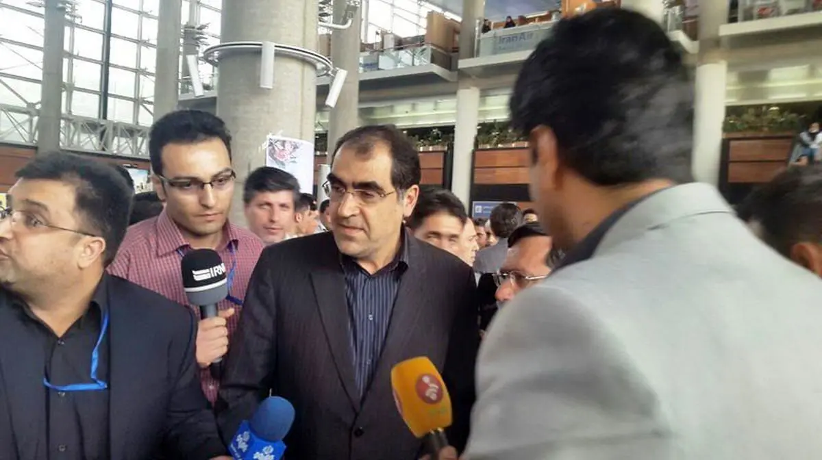 وزیر بهداشت خبر داد: توزیع ۶ هزار متخصص و فوق تخصص در کشور بویژه نقاط محروم