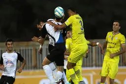 نفت تهران و سپاهان با تساوی به رختکن رفتند