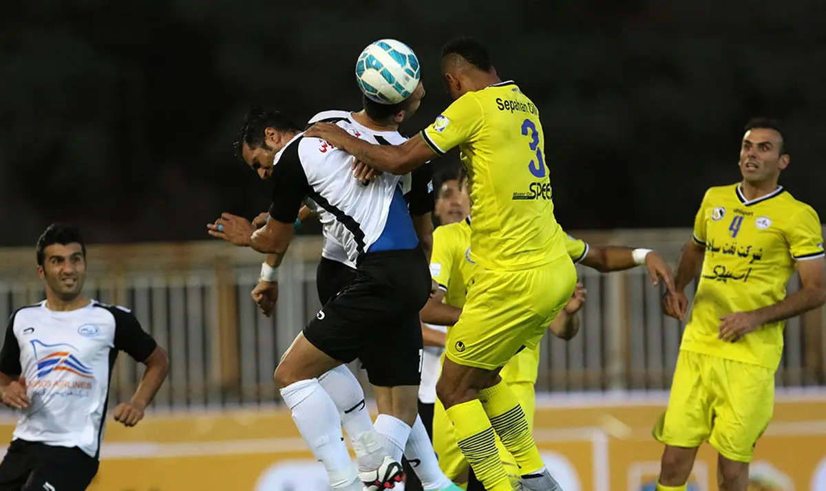 نفت تهران و سپاهان با تساوی به رختکن رفتند