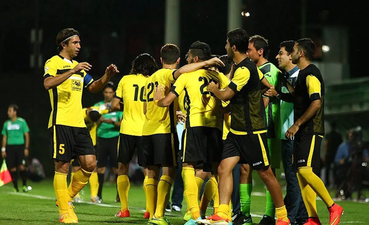 سپاهان در دقایق پایانی مقابل نفت تهران به پیروزی رسید