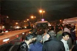 برخورد مینی‌بوس زائران کربلا با تریلی در گردنه اسدآباد