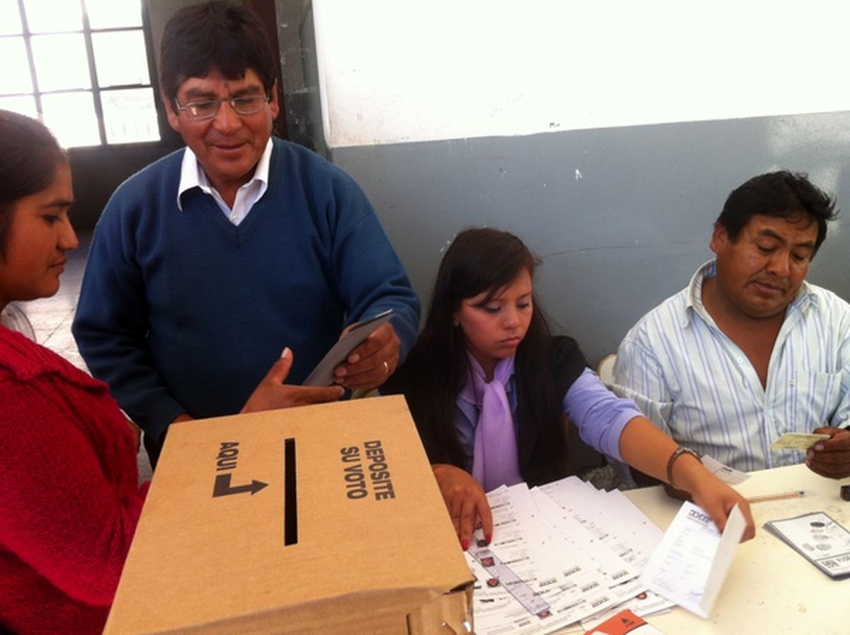 دور دوم انتخابات ریاست جمهوری در آرژانتین آغاز شد