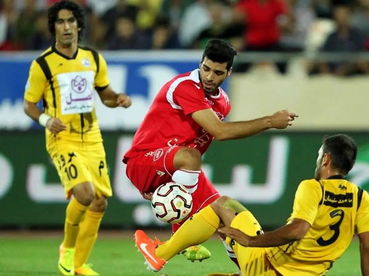 بازی پرسپولیس  و نفت تهران ۲۴ ساعت به تعویق افتاد