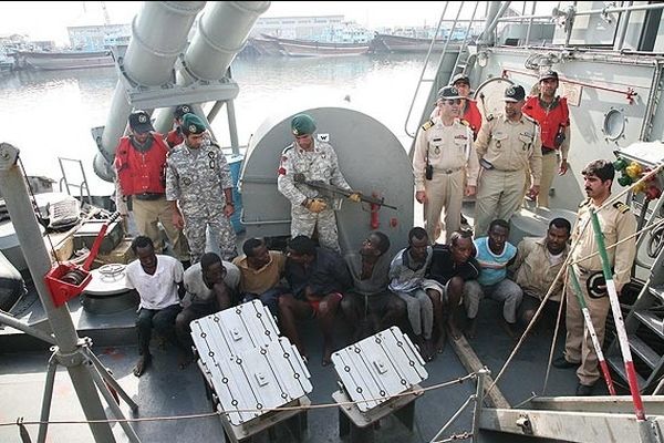 آزادی کشتی صیادی ایرانی از چنگ راهزنان دریایی سومالی