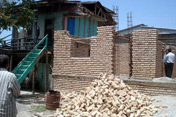 معاون امور بازسازی بنیاد مسکن: نیمی از خانه‌های روستایی سند ندارند