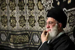 دانشجویان در محضر رهبر معظم انقلاب اقامه عزا کردند