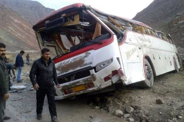 تصادف اتوبوس زائران ایرانی در عراق ۴ کشته و ۲۴ زخمی بر جای گذاشت