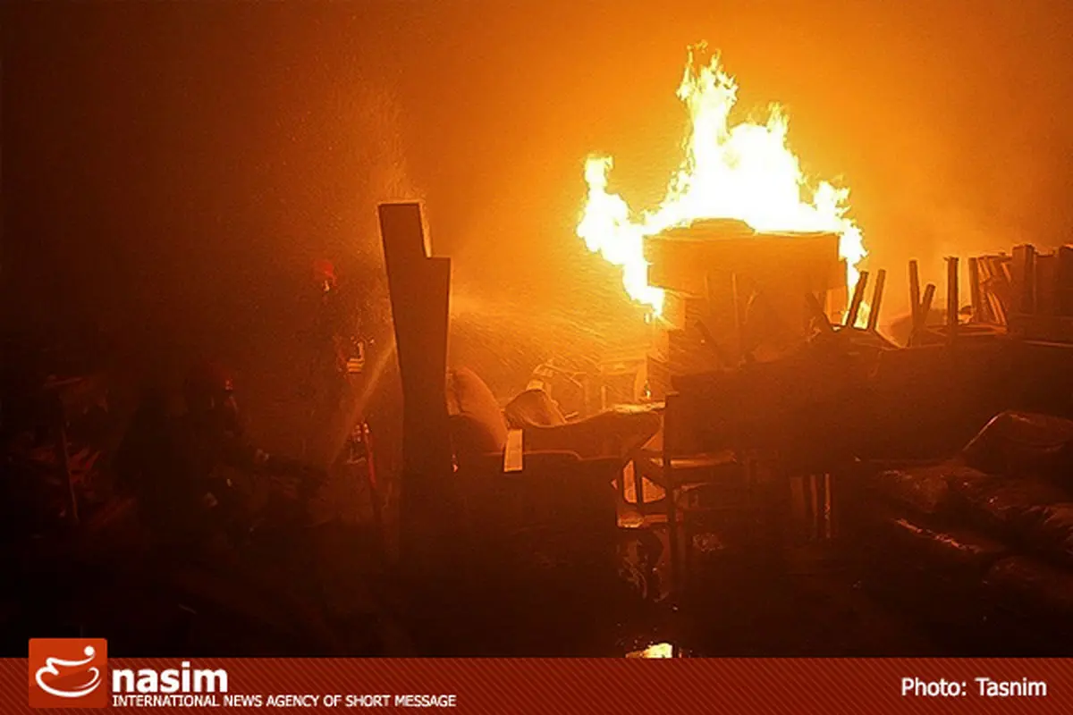کارخانه چینی "مقصود" مشهد طعمه حریق شد+عکس