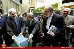 پیش بینی غلط دولت از قیمت نفت در بودجه ۹۴؛  تراز منفی ۳۲ هزار میلیاردی را  به ارمغان آورد