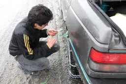 تردد خودرو بدون زنجیر چرخ در محورهای کوهستانی البرز ممنوع شد