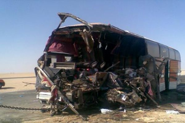 دو کشته و ۱۸ مجروح بر اثر برخورد دو اتوبوس
