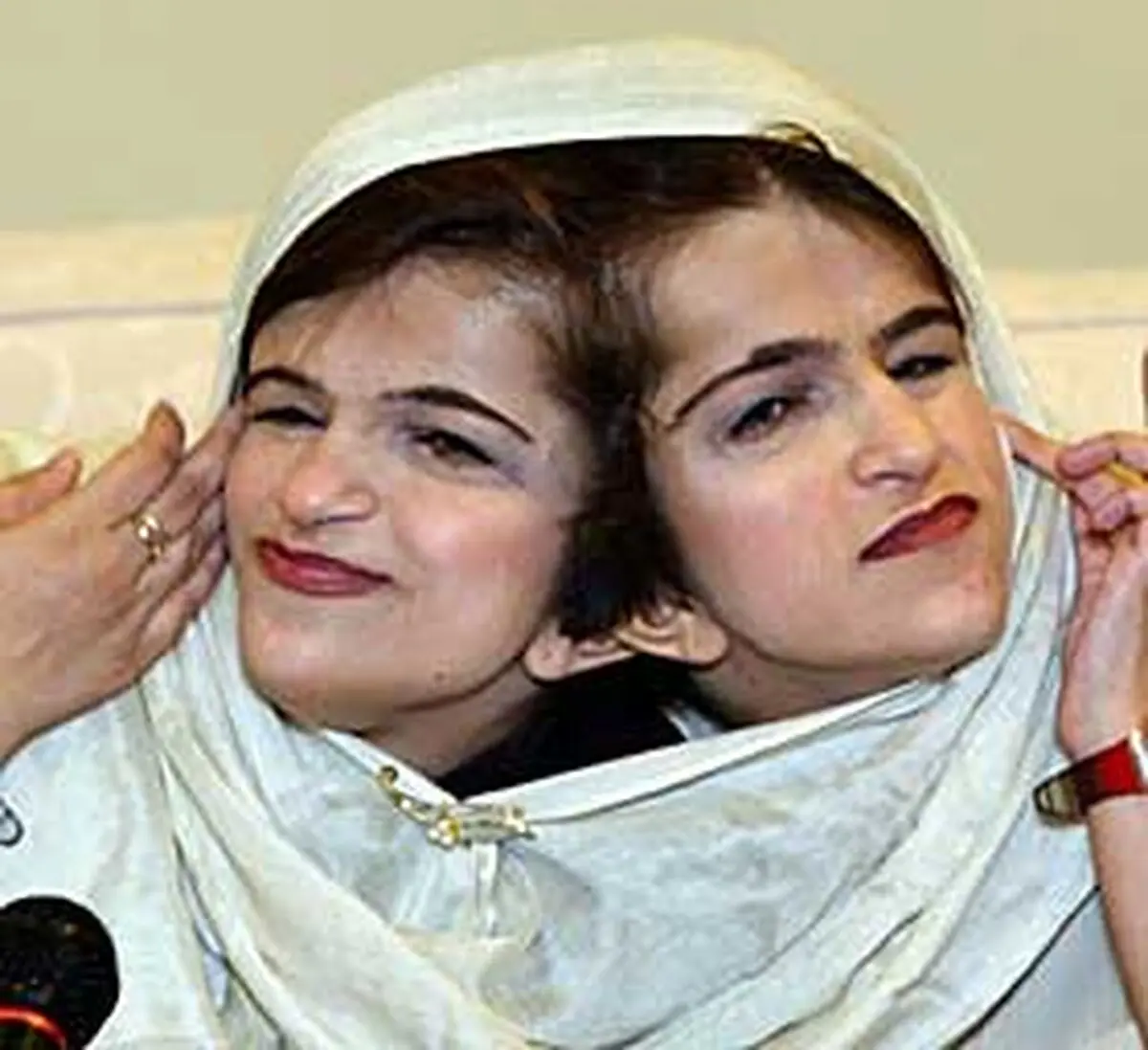 زندگی لاله و لادن، دوقولوهای معروف ایرانی از رادیو نمایش پخش می‌شود