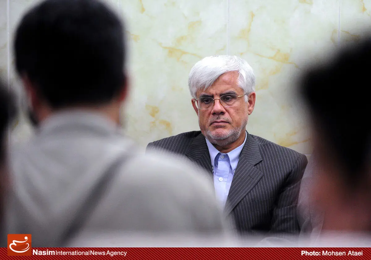 غیبت عارف در مراسم سخنرانی روحانی با وجود حضور در دانشگاه شریف