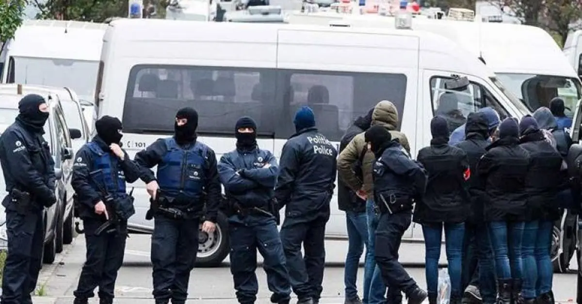 اهالی یک روستا در شمال فرانسه به گروگان گرفته شدند